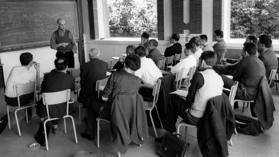 Grothendieck à l'Instit ut des Hautes EtudesScientifiques