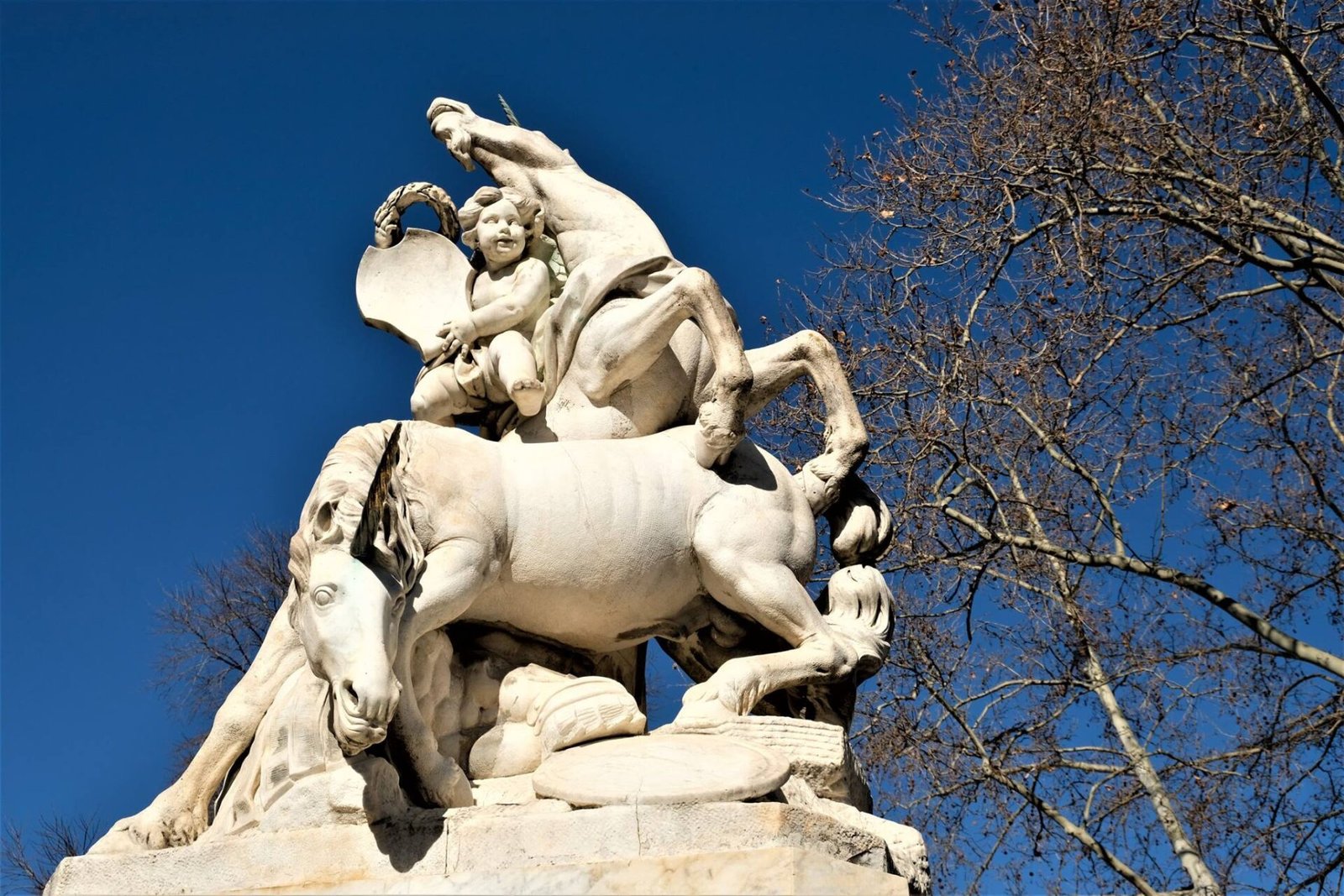 La fontaine des Licornes - Place de la Canourgue 3 Montpellier Fontaine aux Chevaux marins Photo actuelle