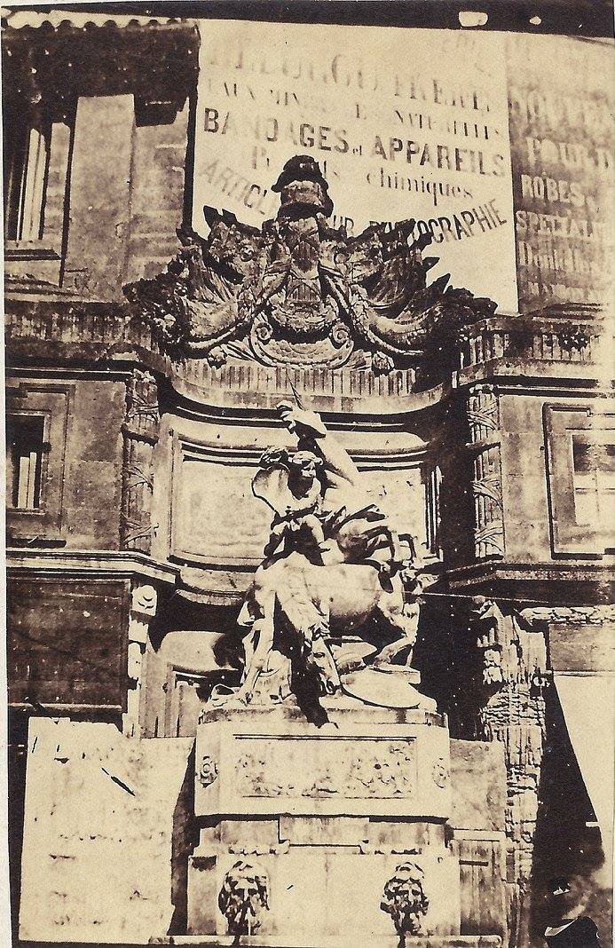 La fontaine des Licornes - Place de la Canourgue 2 Montpellier Fontaine aux Licornes Emplacement dorigine Collection Guilhem Vandehaute
