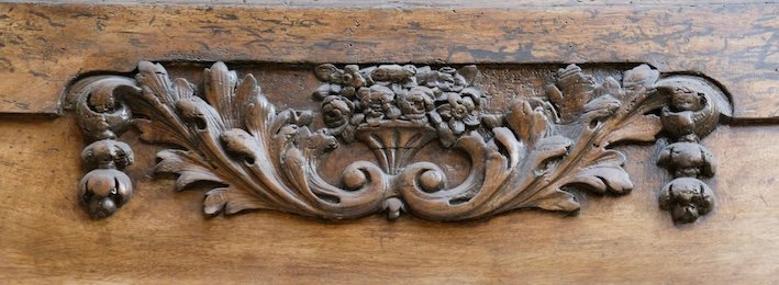 L'hôtel de Paul, un jalon pour l'histoire architecturale de Montpellier 6 Montpellier Hotel de Paul Porte dentree detail de sculpture